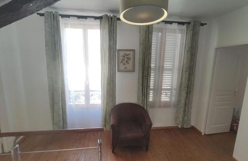 Crecy-en-Brie Apartment | La Crécynade - near Disneyland and Parrot World