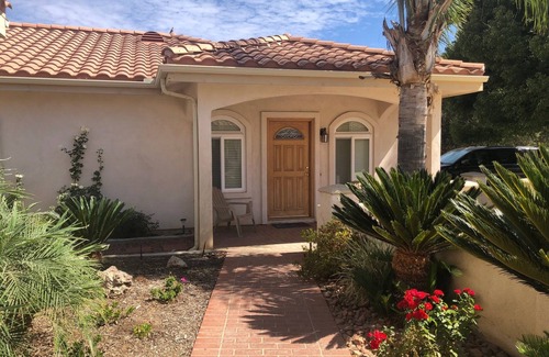 Murrieta House | La Cresta guest house with mountain views