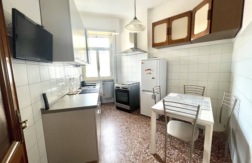 Tuscolano Apartment | La Dimora di Enea, apartment for groups, close to the center of Rome