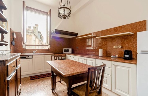 San Marco Apartment | "LA FENICE" APARTMENT