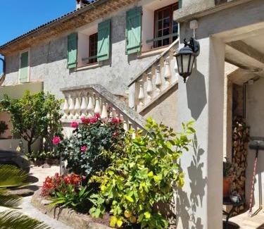 Sollies Pont House | La Ferme des Oliviers
