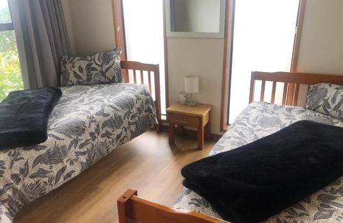 Burgess Park House | La Ferme New Plymouth: Super spacious family home, great for large groups