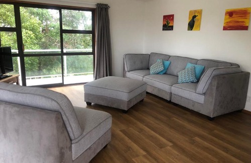 Burgess Park House | La Ferme New Plymouth: Super spacious family home, great for large groups