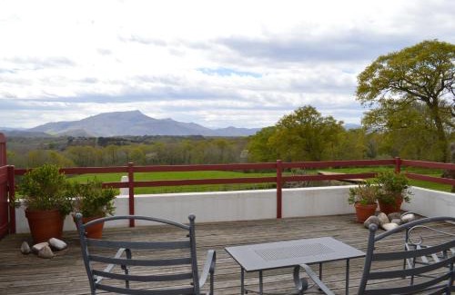 Saint-Pee-sur-Nivelle Bed & Breakfast | La Ferme Ostalapia