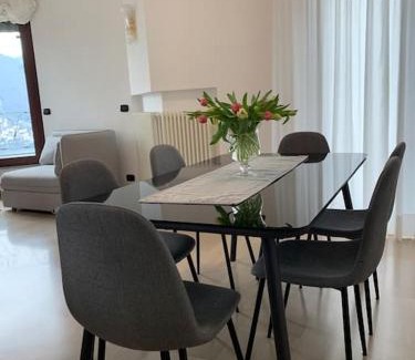Como Apartment | La finestra sul lago di Como