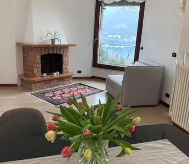 Como Apartment | La finestra sul lago di Como