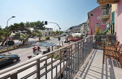 Arenzano Apartment | La Finestra Sul Mare