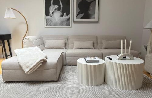 Downtown Montreal Apartment | La Galerie Privée Luxe & Impeccable Stay