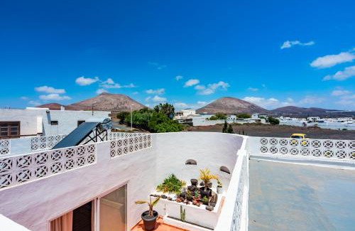 Guime Apartment | La Graciosa - Casa Marosenia