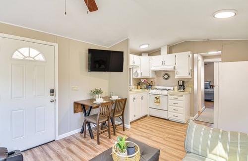 Coulterville Cottage | La Grange Home w/Covered Patio & Gas Grill!