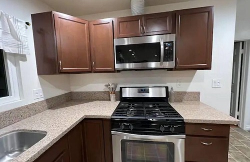Whittier House | La Gretna-2bd w/Patio, EVcharger