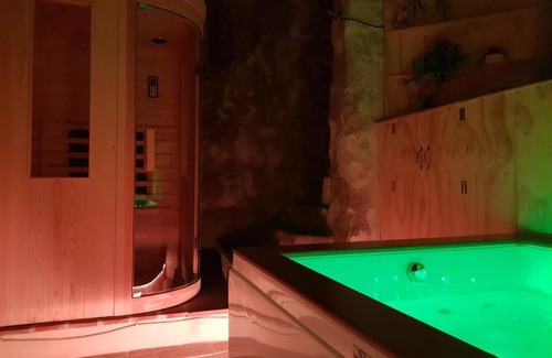 Roccastrada House | La grotta nel borgo