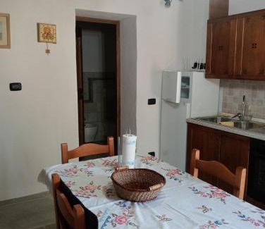Borgo San Lorenzo Apartment | La Guardia