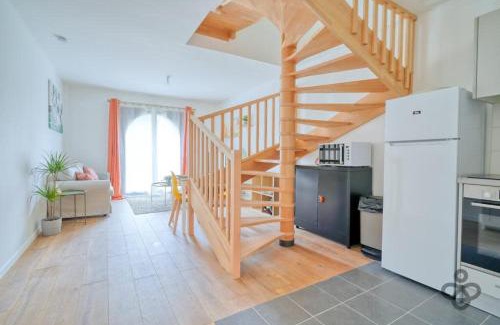 Fontainebleau Apartment | La Halle Du Roi Parking Insead
