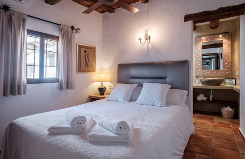 Sant Agusti des Vedra Villa | LA HIGUERA Villa. Ibiza. 10 PAX, Old Ibicencan finca of 300 years old, renovated.