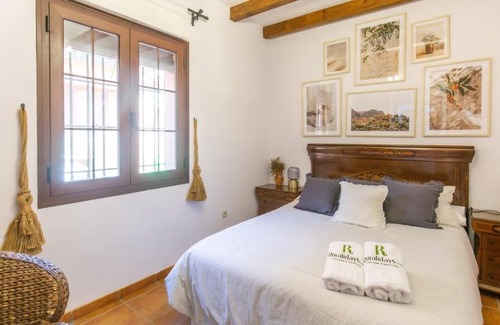Hornachuelos House | La Jacaranda Hornachuelos by Ruralidays