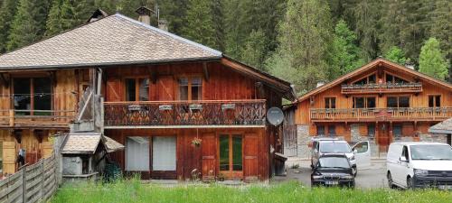 Les Prodains Ski Chalet | LA JOLIE BERGERE