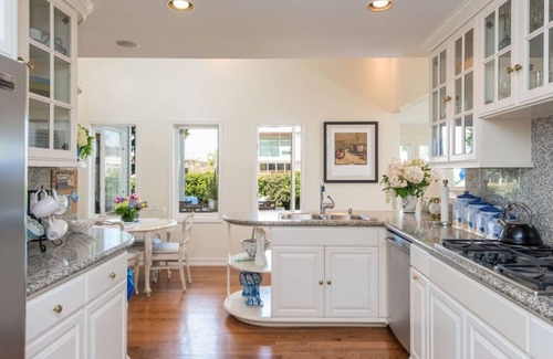 Village of La Jolla House | La Jolla Cape Cod Beauty: Steps to the Beach and Village, Ocean Views, 2 Yards!