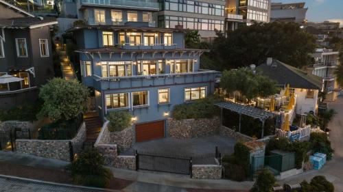 Village of La Jolla House | La Jolla Cove-Oceanfront 5600SF 3BR+Loft 5BA House best Villiage location walk everywhere