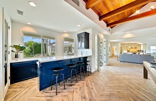 Country Club House | La Jolla Lifestyle With Private Pool, Spa, and Sport Court