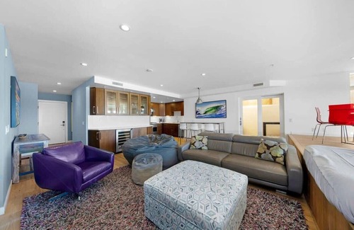 Beach Barber Tract House | La Jolla Ocean Front Escape