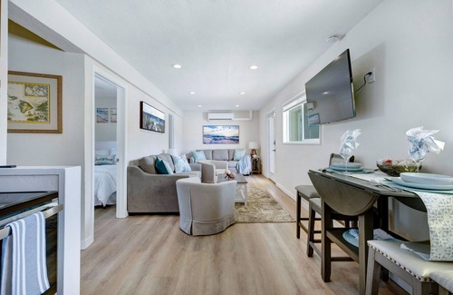La Jolla Shores Apartment | La Jolla Shores Beach Bungalow. Steps to the Beach, Shopping, Restaurants & more