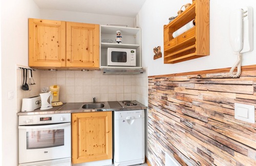 La Joue du Loup Apartment | La Joue du Loup, flat for 4 with terrace