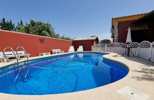 Chiclana de la Frontera Ski Chalet | La kasuka, Detached villa with pool. Wifi
