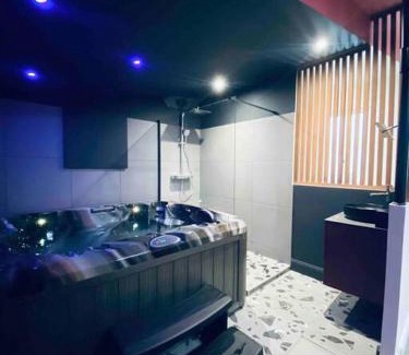 Saint-Bruno - Saint-Victor Apartment | La Litchi Le 50 Suites and Spa centre ville