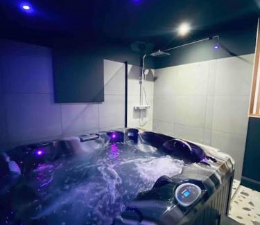 Saint-Bruno - Saint-Victor Apartment | La Litchi Le 50 Suites and Spa centre ville