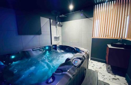 Saint-Bruno - Saint-Victor Apartment | La Litchi Le 50 Suites and Spa centre ville