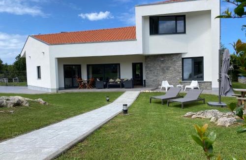Hontoria House | La llosina Vivienda Vacacional alquiler íntegro