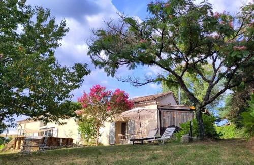 Saint-Meard-de-Gurcon House | La longère aux agrumes - gite piscine jardin-forêt