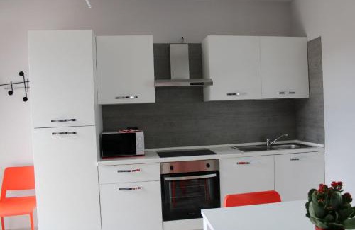 Somma Lombardo Apartment | La Luna Blu Malpensa appartamento Papaveri