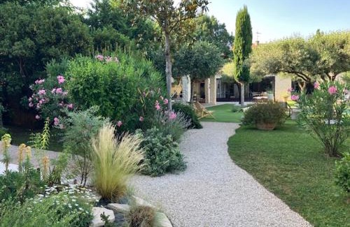 L'Isle-sur-la-Sorgue Bed & Breakfast | La Maison 1440
