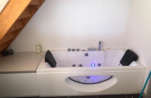 Goldbach-Altenbach Bed & Breakfast | La maison bleue