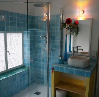 Carros House | la maison bleue