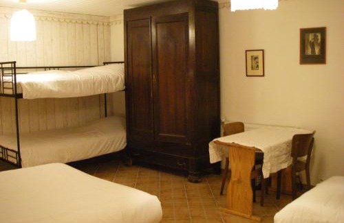 La Cabanasse House | La Maison Bleue