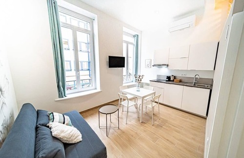 Charpennes - Charmettes Apartment | La Maison Charpennes-appartement Fleur de Coton