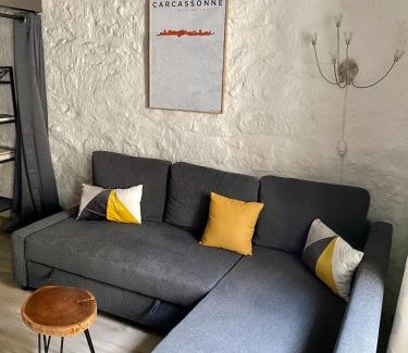 City of Carcassonne Apartment | La Maison d'Alix, à l'intérieur de la Cité médiévale!