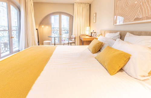 Grand Parc-Paul Doumer Bed & Breakfast | La Maison De Blanche
