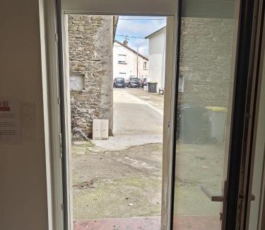 Chasse-sur-Rhone House | La maison de l'impasse