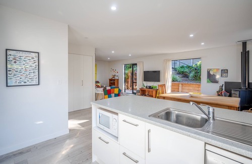 Akaroa House | La Maison de Manu Waiata - Akaroa Holiday Home