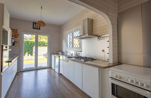 Ares House | La maison du Bonheur Ares, 28 pers with swimming pool