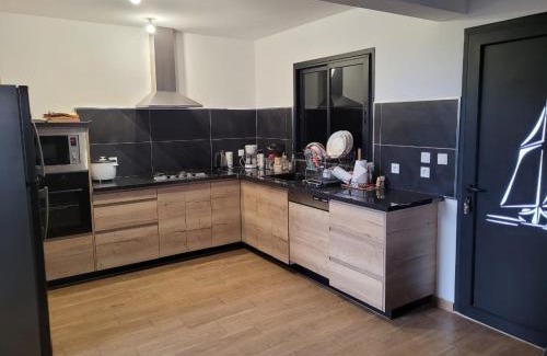L'Etang-Sale Villa | La maison du bonheur