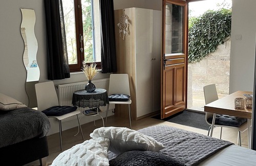 Marat Bed & Breakfast | La Maison du Chevalier - Chambres et tables d'hôtes - adults only