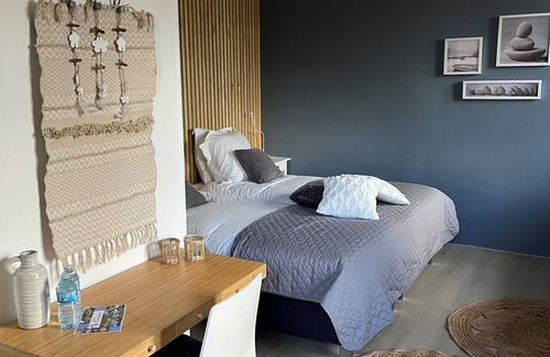 Marat Bed & Breakfast | La Maison du Chevalier - Chambres et tables d'hôtes - adults only