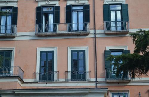 Historical Downtown Salerno Apartment | La Maison du Paradis