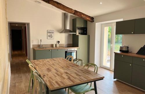 Les Salles-De-Castillon House | La maison du pin
