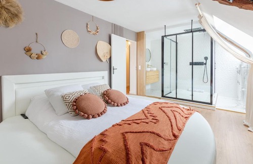 Saint-Meloir-des-Ondes House | La Maison Melo - Jacuzzi et Sauna - proche de la plage